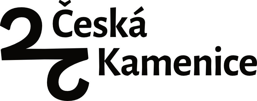 KI generiert: Das Bild zeigt ein Logo mit dem Text "Česká Kamenice" und einem stilisierten grafischen Element aus zwei geschwungenen Linien. Der Hauptinhalt ist die Darstellung eines Namens, vermutlich einer Stadt oder Gemeinde.