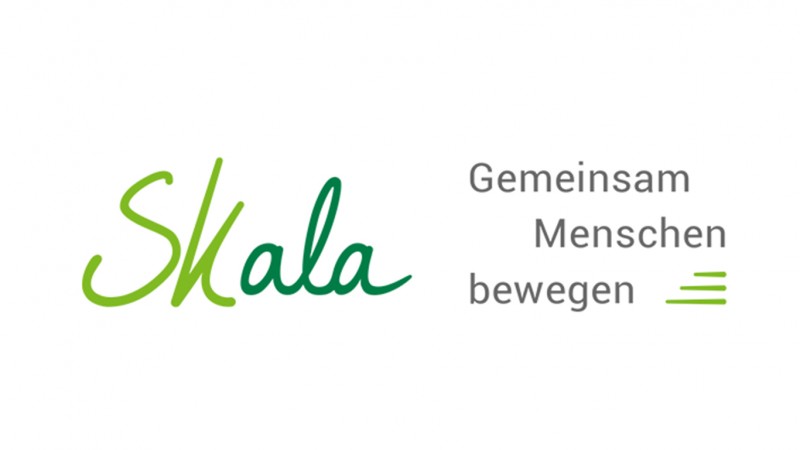 KI generiert: Das Bild zeigt ein Logo mit dem Schriftzug "Skala" in grünen Buchstaben und dem Slogan "Gemeinsam Menschen bewegen" daneben, ebenfalls in Grün. Der Hauptinhalt des Bildes ist die Darstellung des Logos und des Slogans der Organisation oder des Unternehmens.