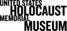 KI generiert: Das Bild zeigt das Logo des United States Holocaust Memorial Museum. Der Hauptinhalt ist der Name des Museums in schwarzer Schrift auf weißem Hintergrund.