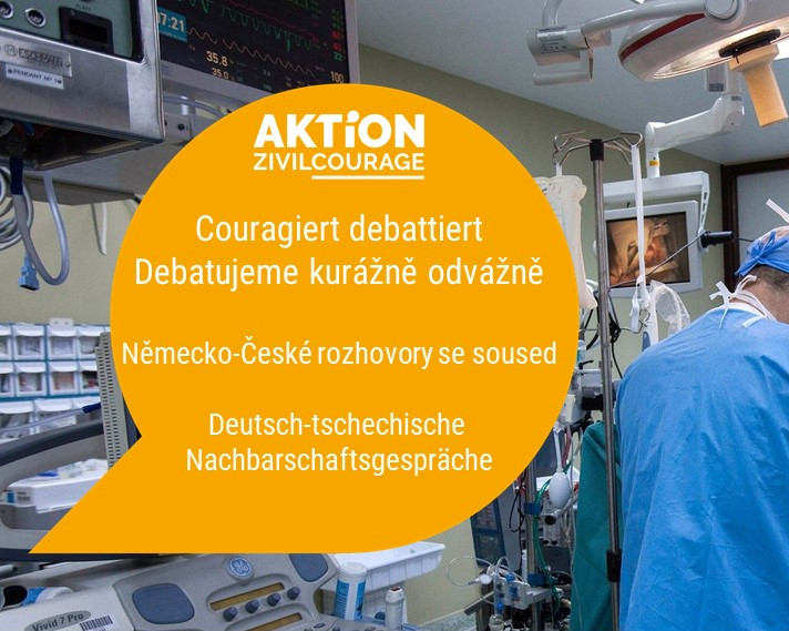 KI generiert: Das Bild zeigt ein Operationsteam in einem modernen Operationssaal, das sich auf eine Operation vorbereitet oder diese durchführt. Der Hauptinhalt des Bildes ist die medizinische Ausrüstung und das Personal, das in steriler Kleidung arbeitet.