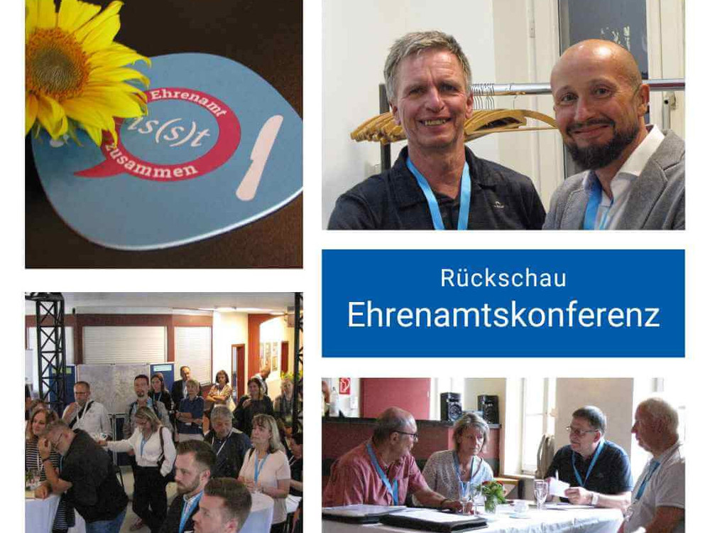 KI generiert: Das Bild zeigt eine Gruppe von Menschen, die sich in einem Innenraum versammelt haben, möglicherweise bei einer Konferenz oder einem Event. Die Teilnehmer stehen und unterhalten sich, einige tragen Namensschilder und halten Getränke in den Händen.